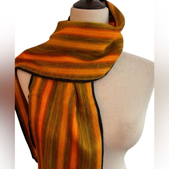 Beautiful alpaca scarf from Ecuador so soft and warm! - Picture 5 of 7